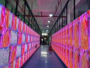 จอแสดงผล LED ให้เช่า P3.91 สำหรับใช้งานกลางแจ้ง ความสว่างสูง ติดตั้งรวดเร็ว โครงสร้างอะลูมิเนียมหล่อขึ้นรูป สำหรับคอนเสิร์ต จอ LED กลางแจ้ง P3.91 - Product Image 4