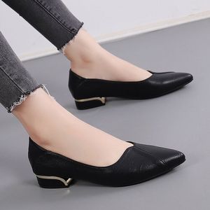 Scarpe da Donna in Pelle Nera con Tacco Spesso, Comode per Lavoro, Colloquio e Cerimonie - Product Image 3
