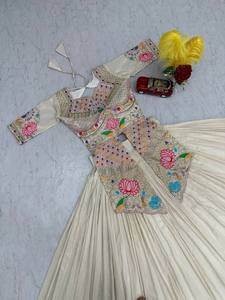 Top Corto de Primera Calidad para Mujer, Cómodo y a la Moda para Eventos Festivos y Uso Diario, Disponible para la Venta - Product Image 3