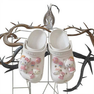 ขายส่งร้อนแรง ตัวตกแต่งรองเท้ารูปการ์ตูนแมว KT แบบ 3 มิติ ทำจากยาง สำหรับผู้หญิง รับสั่งทำ - Product Image 3