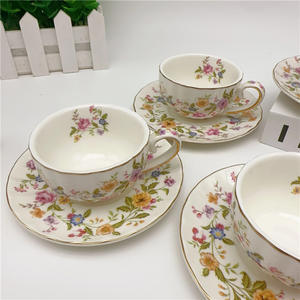 Ensemble de tasses à expresso multicolores en forme de cœur, électro-plaquées et embossées, 90 ml, avec 6 tasses et 6 assiettes, boîte cadeau en céramique moderne - Product Image 4