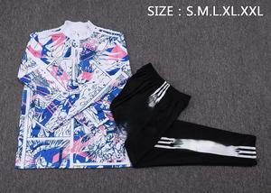 Ensembles de maillots de football de club de ligue japonais personnalisés 100% polyester écologiques, col montant, entraînement avec emblème national - Product Image 5