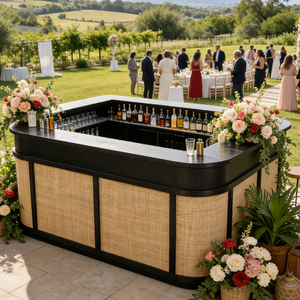 طاولة بار مربعة الشكل للزفاف من الخشب الصلب 100٪ مع الراتان، أثاث عصري راقي للحانات وحفلات الزفاف - Product Image 1