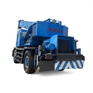 Grue hydraulique sur camion Kato d'occasion, couleur verte, moteur Hino, composant essentiel, moment de charge élevé, hauteur de levage 5m - Product Image 2