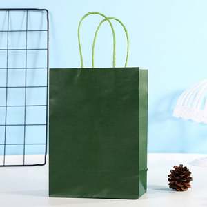 Sacs en papier kraft tendance, couleurs personnalisées disponibles, adaptés à l'emballage cadeau, services personnalisés offerts. - Product Image 5