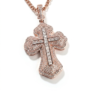 Colgante de Cruz de Diamantes en Oro Rosa con Piedras de Corte Baguette, Estilo Religioso, Joyería Unisex - Product Image 1