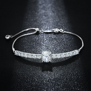 Bracciale minimalista da donna, misura regolabile, elegante gioiello da polso per tutti i giorni - Product Image 1