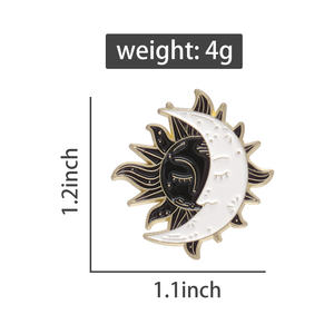 Le stelle del sole e della luna abbracciano spilla in smalto bianco e nero spilla gotica decorare camicia abiti gioielli Vintage tarocchi distintivo spilla - Product Image 6