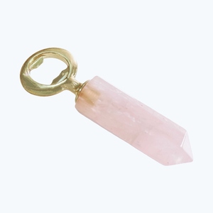 Bouteille en cristal de quartz rose artisanale avec garniture dorée pour cadeau d'affaires - Product Image 4