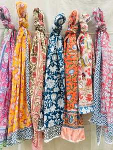 Sarong léger en coton imprimé à la main, respirant et doux, parfait pour les vacances tropicales, style bohème et usage quotidien - Product Image 5