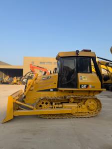 รถดันดินตีนตะขาบ CAT D5 9.4 ตัน มือสอง ได้รับการรับรองมาตรฐาน CE/EPA ระบบไฮดรอลิก สำหรับปรับระดับพื้นที่และก่อสร้างถนน - Product Image 4