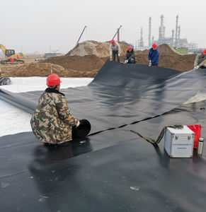 Qianyuanポータブル溶接機ホットウェッジHDPE PVC LDPEジオメンブレン防水プロジェクト用 - Product Image 6