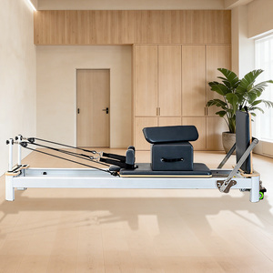 Reformer Pilates à basse hauteur en aluminium blanc, stable et sûr pour la rééducation et le fitness, idéal pour les studios et salles de yoga - Product Image 4