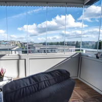 Système de vitrage panoramique pour balcon, mur-rideau coulissant en verre sans cadre en alliage d'aluminium pour l'enclos de terrasse
