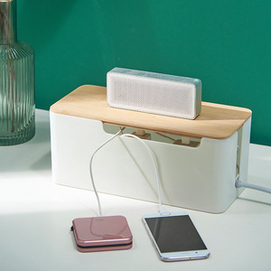 กล่องเก็บสายไฟสีไม้ ชุด 3 ชิ้น พร้อมฝาครอบป้องกันสายไฟและอุปกรณ์ป้องกันไฟกระชากสำหรับโต๊ะทำงาน - Product Image 4