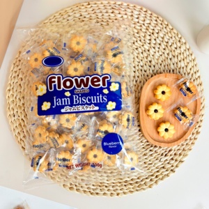 500g de biscuits sandwichs fourrés à la confiture en forme de fleur, croustillants, pour en-cas, vente en gros - Product Image 4