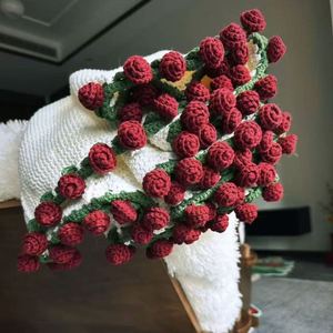 Manta de Ganchillo Hecha a Mano con Lana DIY, Lirio de los Valles y Rosa, Paquete de Materiales Creativos para Cambiar el Bouquet, Regalo Novedoso - Product Image 2