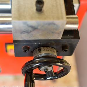 Máquina <span class=keywords><strong>de</strong></span> torno rectificador <span class=keywords><strong>de</strong></span> <span class=keywords><strong>freno</strong></span> <span class=keywords><strong>de</strong></span> tambor <span class=keywords><strong>de</strong></span> disco <span class=keywords><strong>de</strong></span> <span class=keywords><strong>freno</strong></span> estándar CE C9335A - Product Image 2