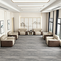 Canapé de direction moderne Liyu en similicuir de luxe, trois places, rembourré en éponge, avec pieds en bois massif, pour bureaux, hôtels, salons