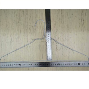 Cintres jetables en fil galvanisé de 18 pouces (45,7 cm) et 1,9 mm, blancs et bleus, robustes et peu encombrants, pour fabricants de chemises - Product Image 3