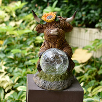 Statue de nain créative en résine Vache des Highlands avec lumière solaire, décoration extérieure pour la maison, motif animal fait main, objet de collection religieux