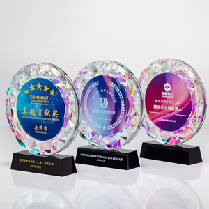 Trophée en cristal multicolore de forme ronde, souvenir, avec base noire - Product Image 2