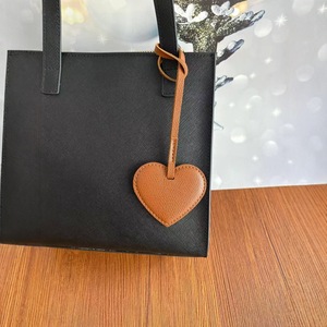 Llavero de coche de cuero con colgante de PU en forma de corazón personalizado, superventas 2026, para mujer - Product Image 3