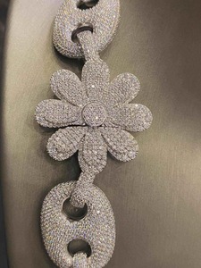 Collier chaîne cubaine en moissanite hip-hop pour femme, collection de bijoux disponible au meilleur prix du marché. - Product Image 3
