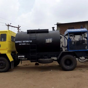 8000 Litros Betún Spray Tanker | Distribuidor avanzado de asfalto para construcción de carreteras - Product Image 2
