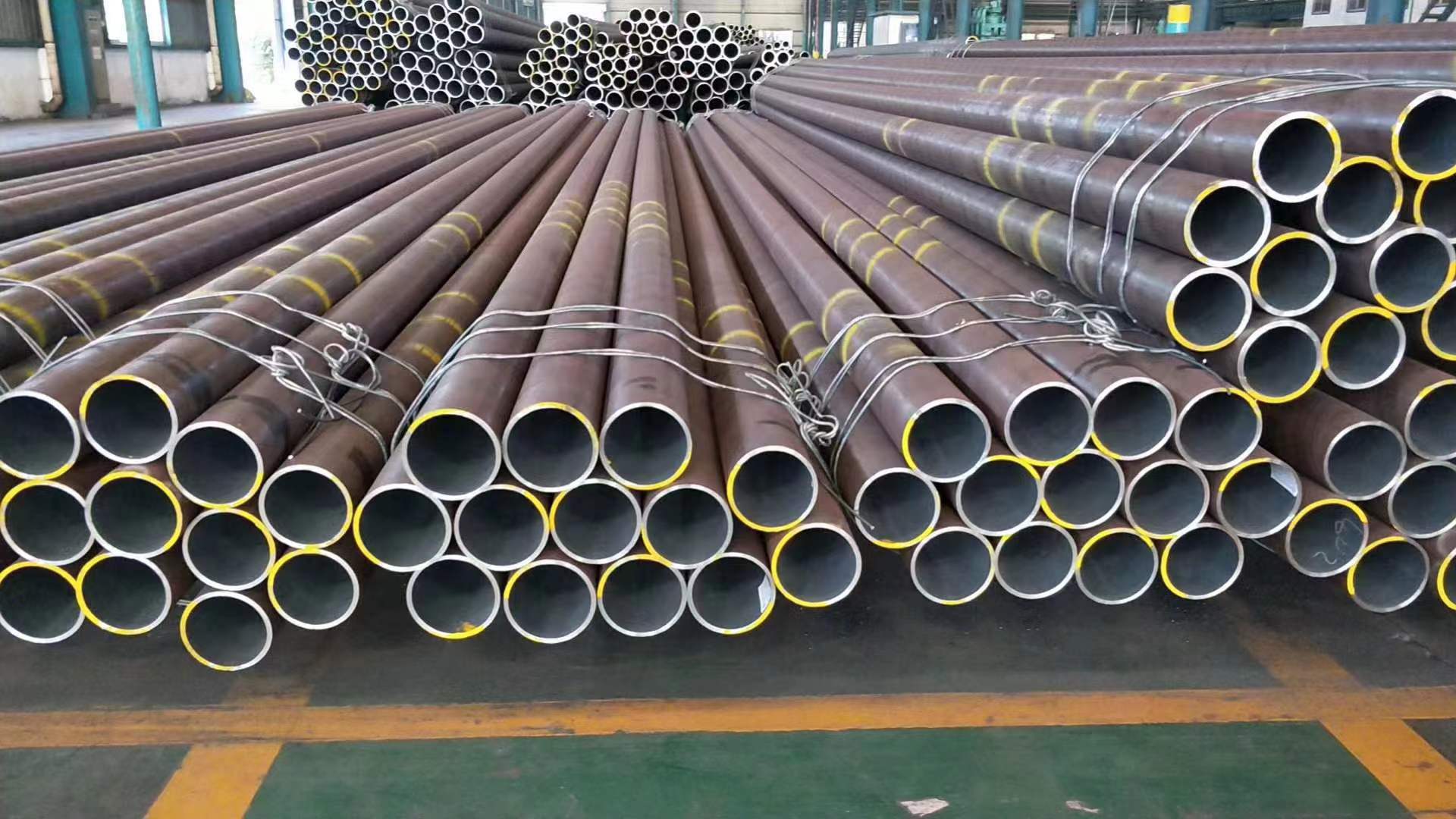 A333 GR6 50MM Alloy Fluid Steel Pipe GB8163 Seamless Steel Tube