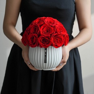 تصميم مستقبلي كلاسيكي ريفن ترافرتين فينيسي مع وردة مجففة محفوظة للأبد للزينة المركزية - Product Image 4