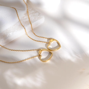 Collier avec pendentif en forme de cœur plaqué or 18 carats en acier inoxydable avec message caché, un cadeau pour exprimer l'amour - Product Image 3