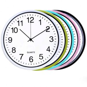 Horloge murale ronde en plastique personnalisée de 12 pouces avec cadran imprimé, fonctionnant sur piles, mouvement à quartz - Product Image 1