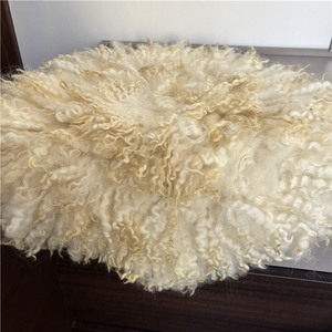 Manta de Lana para Fotografía, Piel de Cordero Rizada - Product Image 2