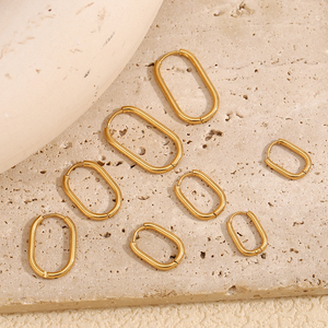 Ensemble de boucles d'oreilles créoles minimalistes faites à la main Bijoux en plaqué or 18 carats Boucles d'oreilles en acier inoxydable 316L - Product Image 1