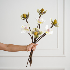 Orchidée artificielle réaliste en PVC souple, idéale pour la décoration de mariage, de la maison et comme accessoire pour la Saint-Valentin - Product Image 3
