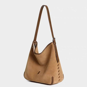 Bolso de hombro con forma geométrica, bolso de mujer elegante y único, bolso texturizado artístico para mujer - Product Image 1