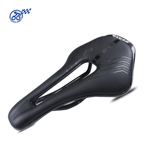 <span class=keywords><strong>Selle</strong></span> <span class=keywords><strong>de</strong></span> route <span class=keywords><strong>de</strong></span> montagne <span class=keywords><strong>Selle</strong></span> <span class=keywords><strong>de</strong></span> vélo <span class=keywords><strong>de</strong></span> course en fibre <span class=keywords><strong>de</strong></span> carbone Pièces détachées <span class=keywords><strong>de</strong></span> vélo <span class=keywords><strong>VTT</strong></span> <span class=keywords><strong>Selle</strong></span> <span class=keywords><strong>de</strong></span> vélo - Product Image 1