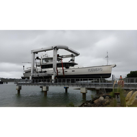 Grue de levage hydraulique marine portable de 30 à 200 tonnes avec moteur et roulement, hauteur de levage de 25 m pour yacht et utilisation en quai