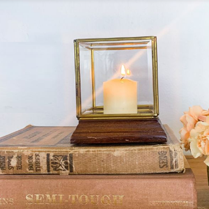 Meilleure vente bougeoir carré en métal et verre bougeoir décoratif pour la célébration du réveillon de Noël à un prix raisonnable - Product Image 1