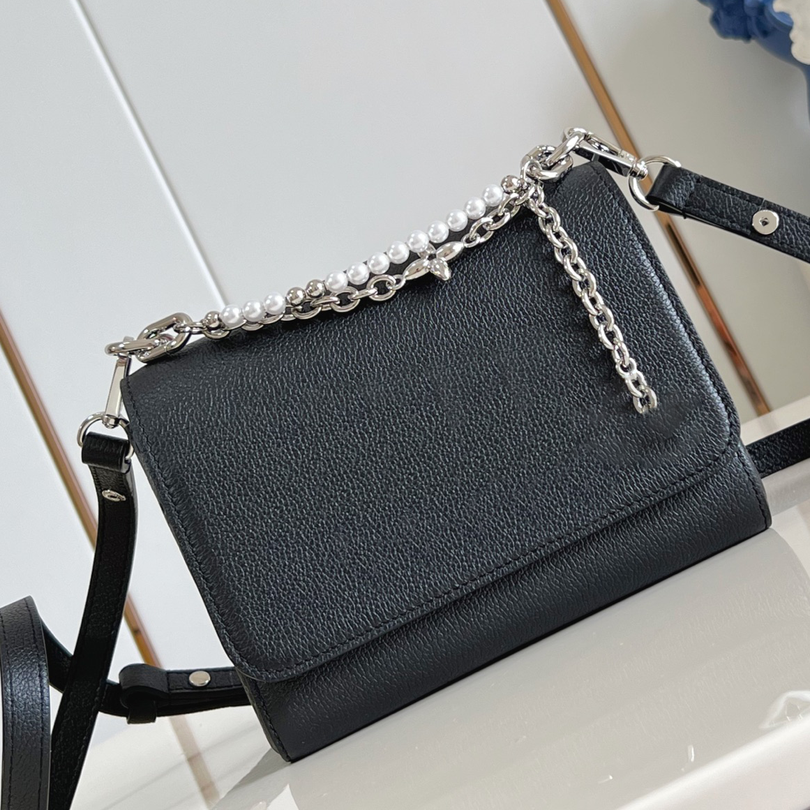 โกลเด้น