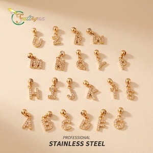 สร้อยคอจี้ตัวอักษรประดับเพชร CZ สีทองสแตนเลสสตีล สั่งทำ<span class=keywords><strong>ชื่อ</strong></span> คำ หรืออักษรตามต้องการ  งานฝังเพชรแบบ Pave  เครื่องประดับส่วนบุคคลสำหรับผู้หญิง ขายส่ง OEM - Product Image 1
