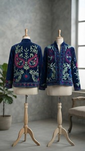 เสื้อแจ็คเก็ตบอมเบอร์ผ้ากำมะหยี่สีน้ำเงินปักลายดอกไม้สไตล์โบฮีเมียนสำหรับฤดูใบไม้ร่วงและฤดูหนาว แขนยาว กันลม ระบายอากาศได้ดี ซับในผ้าฝ้าย - Product Image 5