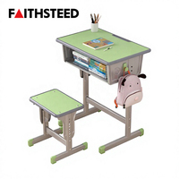 Ensemble bureau et chaise avec pieds en forme de T, compartiment de rangement et hauteur réglable pour étudiants et utilisation en classe