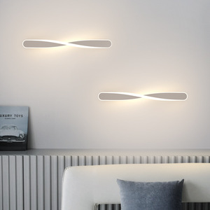 Lampe murale minimaliste, longue bande lumineuse LED pour chambre à coucher, salon, fond de télévision, décoration intérieure - Product Image 1