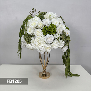 Boule de fleurs artificielles en soie personnalisée de luxe, décoration de centre de table de mariage, rose verte et blanche réaliste - Product Image 2