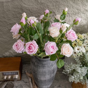 ดอกกุหลาบปลอมทำจากผ้าไหมเทียมสีแดงสีแดงดอกกุหลาบปลอมสำหรับตกแต่งงานแต่งงานในบ้าน A-1667 - Product Image 5