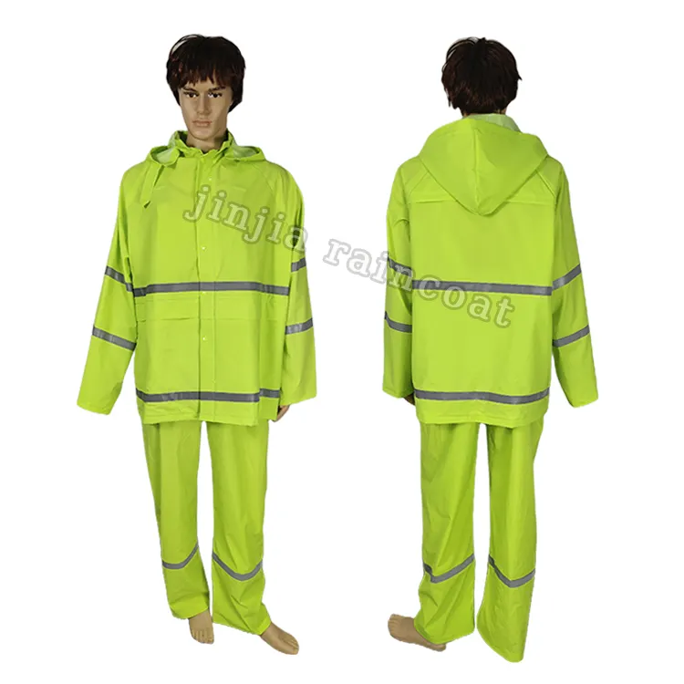 Heißer Verkauf Regenmantel Polyester Regen anzug für Erwachsene reflektierende Streifen PVC Polyester 100% wasserdicht einteiligen Regen anzug mit Kapuze