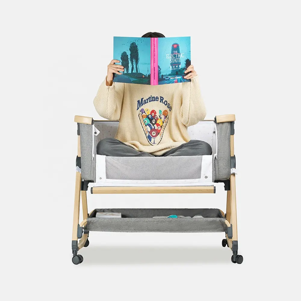 मूल का नया आगमन फोल्डेबल बेबी क्रिब मल्टीफंक्शनल किंग आकार बच्चों के लिए घर पर कुरकुरा