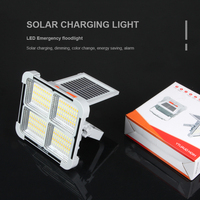 Projecteur d'urgence à LED rechargeable solaire pour le camping, le travail, l'utilisation extérieure portable en plastique 80 CRI 5-6 heures 180 Angle de faisceau